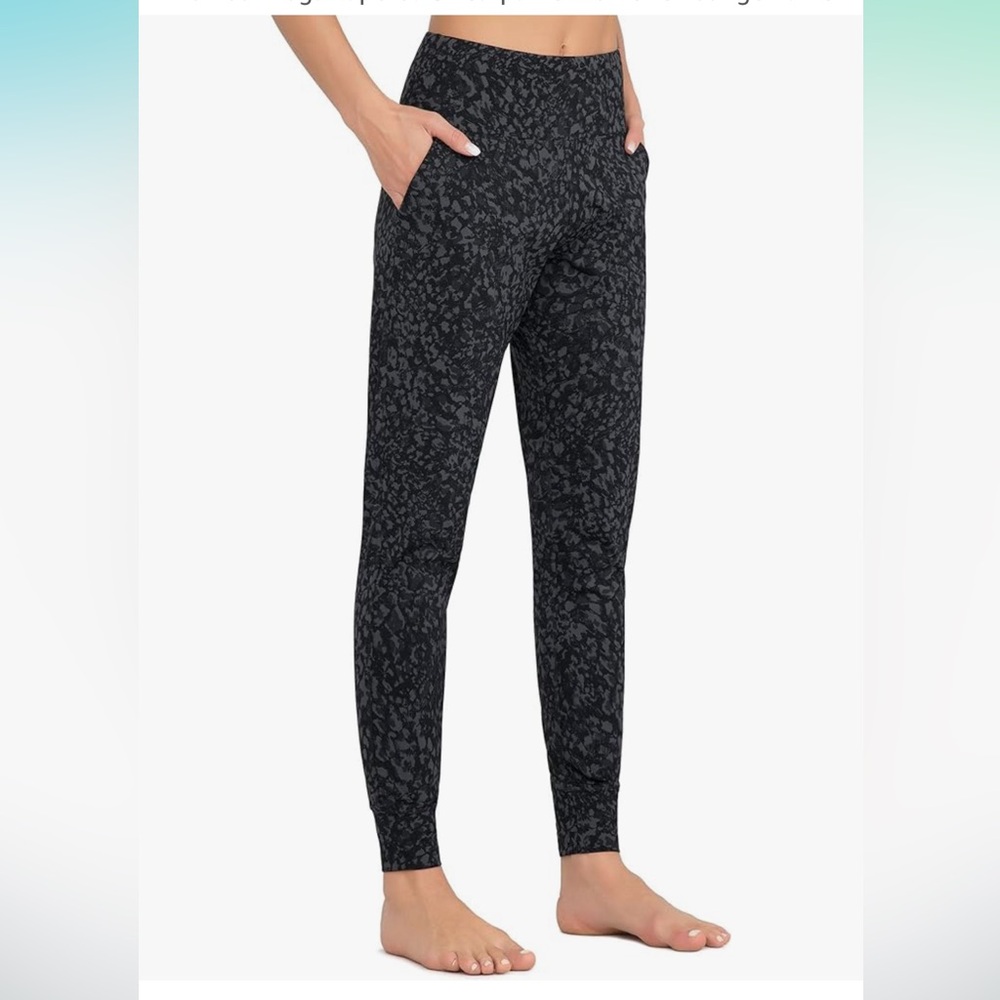 Joggers tapered with pockets, High Waist Workout Yoga pants graffiti print